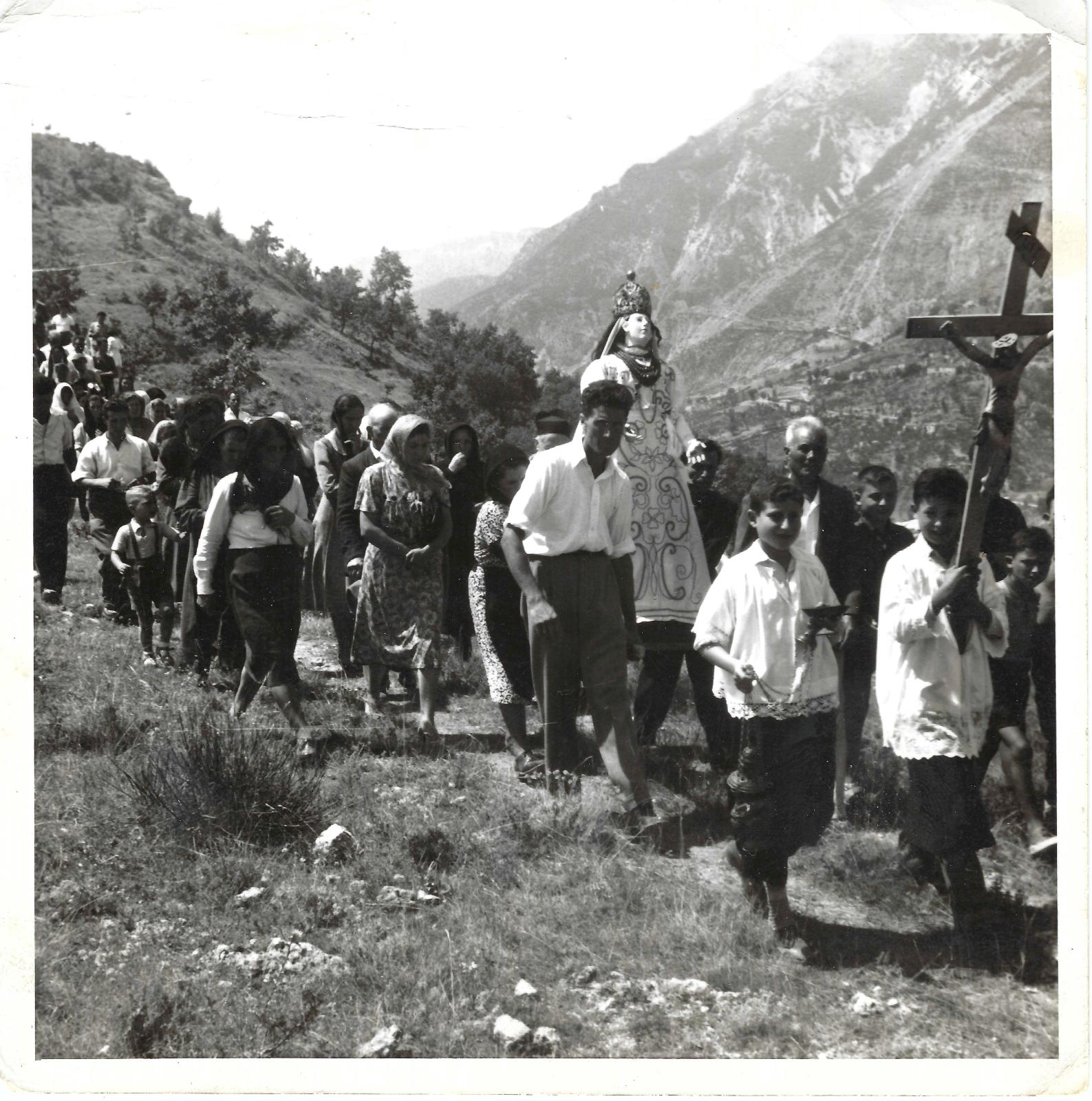 Pannello 4: in processione per la Festa dell'Assunta